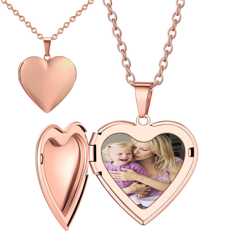 Custom Pearl Name Necklace: Personalized Jewelry